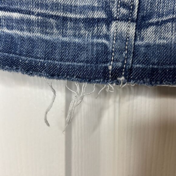 Old Navy Y2K Distressed Denim Mini Skirt Raw Hem Size 12 Blue Wash Button Front - Picture 9 of 9